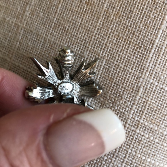 Rare Kenneth Jay Lane earrings - Picture 10 of 11